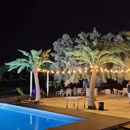 Apartment Black & White - Endless Summer Mamaia Nord Navodari