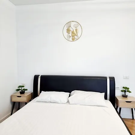 Apartment Black & White - Endless Summer Mamaia Nord *