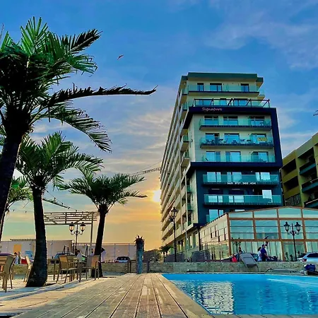 Apartment Black & White - Endless Summer Mamaia Nord