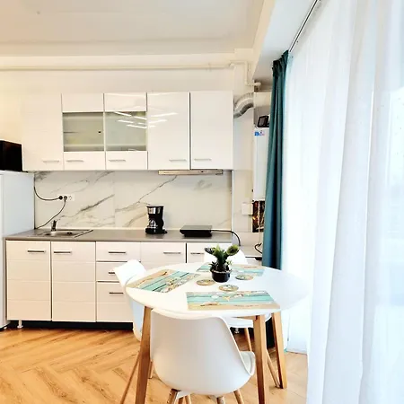 Apartment Black & White - Endless Summer Mamaia Nord *
