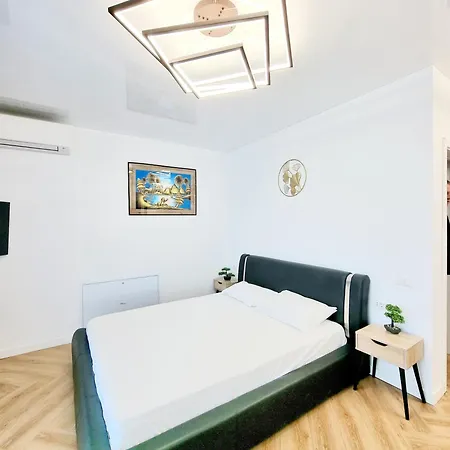 Apartment Black & White - Endless Summer Mamaia Nord