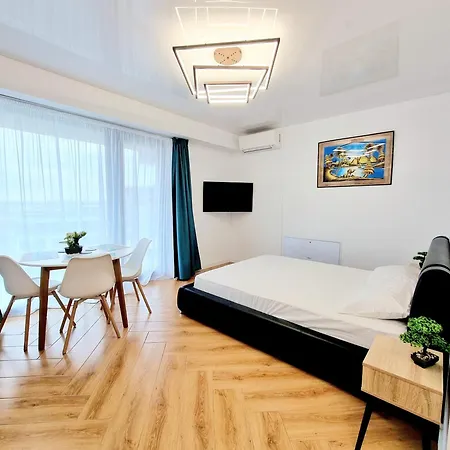 Apartment Black & White - Endless Summer Mamaia Nord