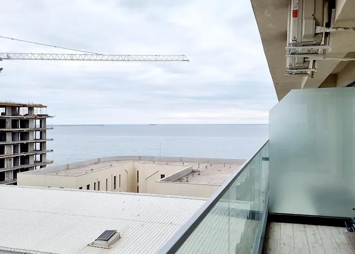 Black & White - Endless Summer Mamaia Nord Apartment