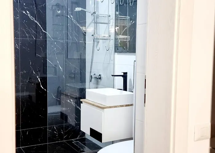 Black & White - Endless Summer Mamaia Nord * Navodari