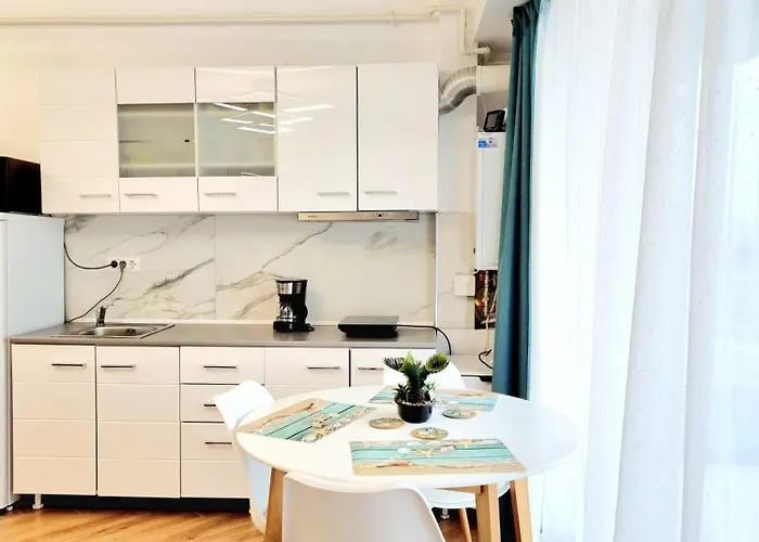 Apartment Black & White - Endless Summer Mamaia Nord *