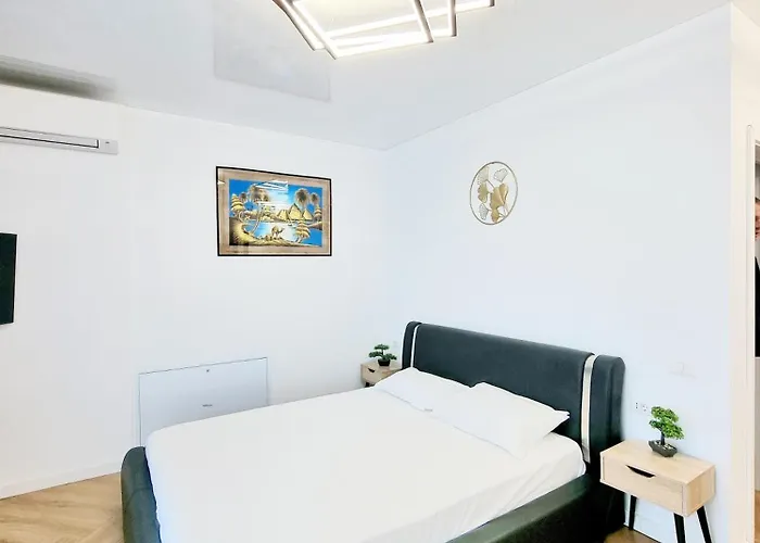 Apartment Black & White - Endless Summer Mamaia Nord